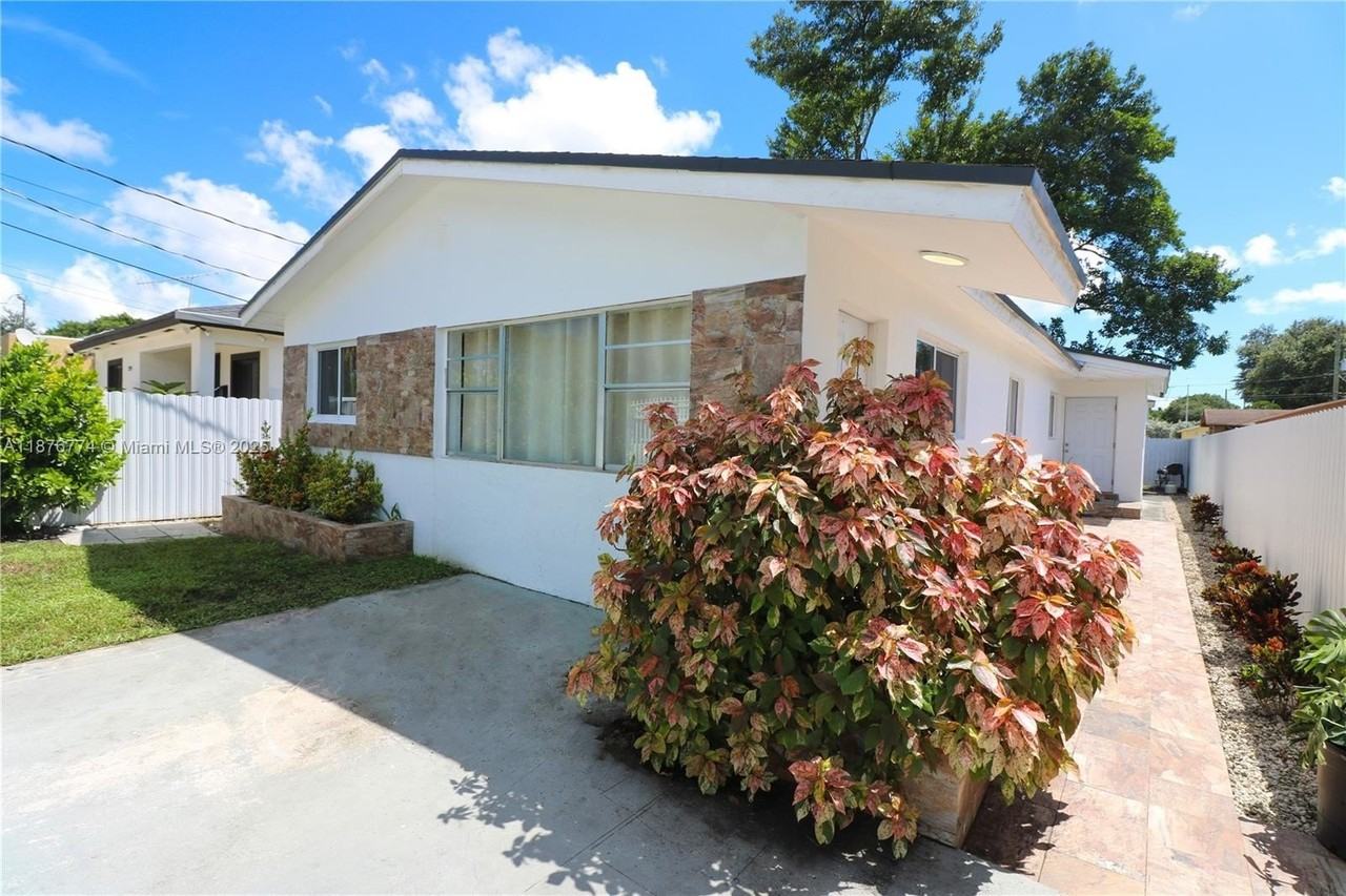 2126 Nw 47th Ter #A - Photo 2 of 12