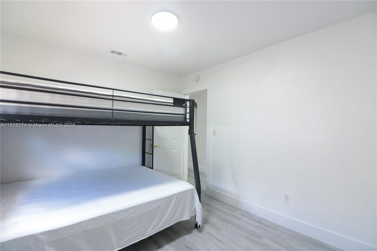 2126 Nw 47th Ter #A - Photo 7 of 12