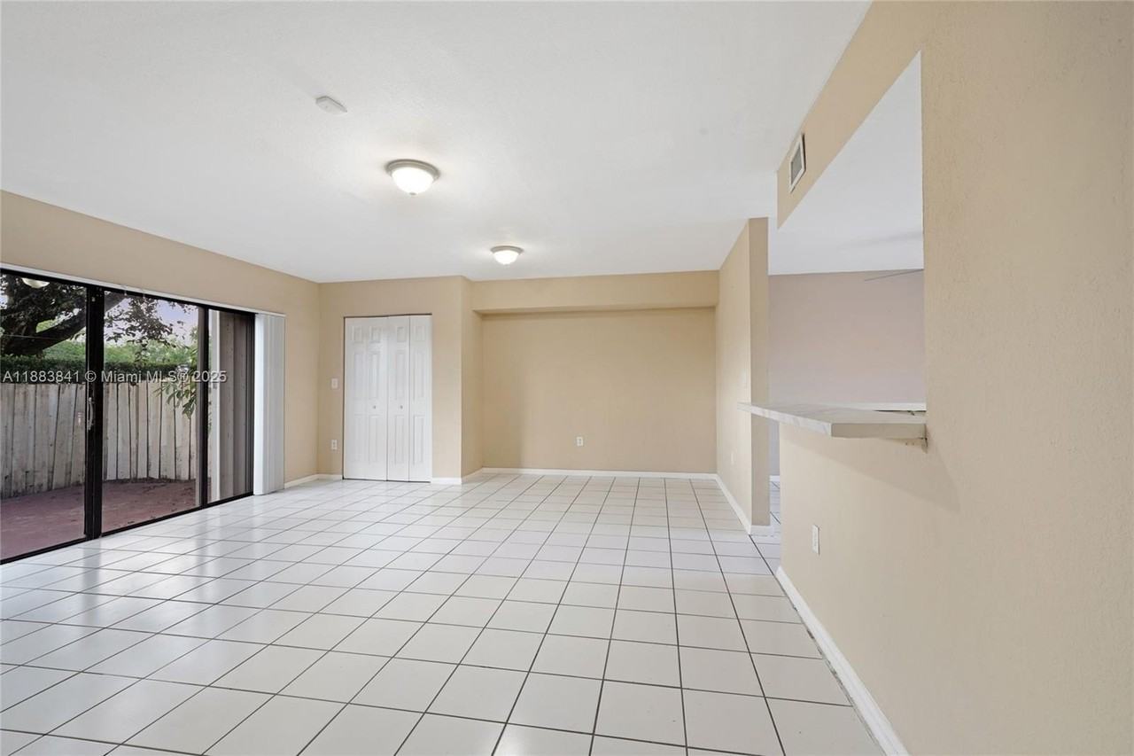 3208 San Remo Cir - Photo 7 of 50