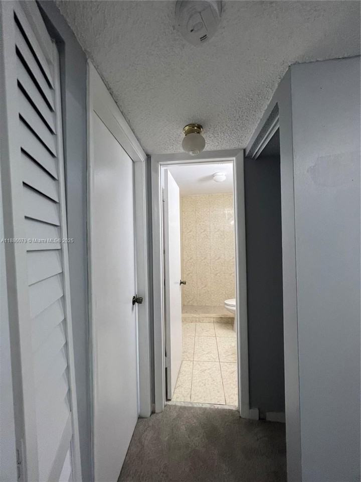 809 Hamilton Dr #809A - Photo 5 of 48