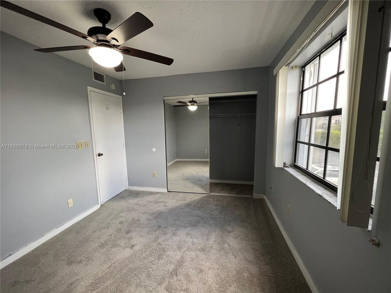 809 Hamilton Dr #809A - Photo 6 of 48