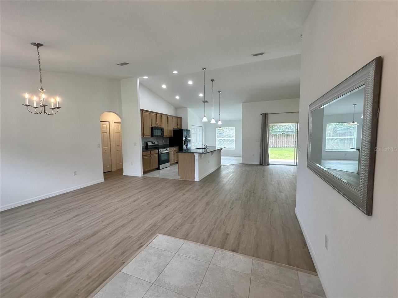 37 Bud Shire Ln - Photo 2 of 31