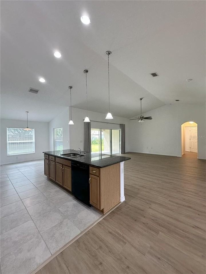 37 Bud Shire Ln - Photo 6 of 31