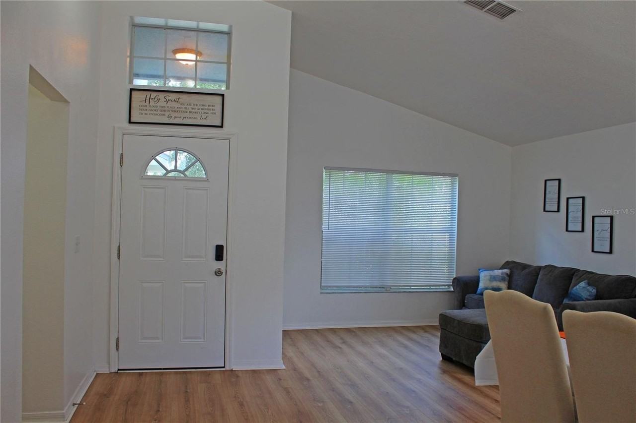 5150 Michelle St - Photo 5 of 36