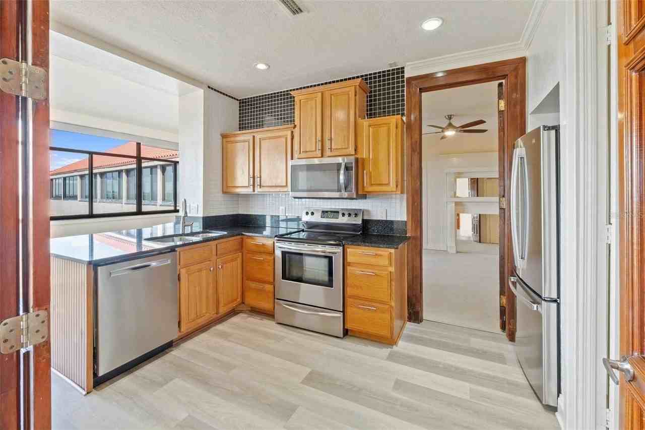 2109 Bayshore Blvd #1006 - Photo 6 of 25