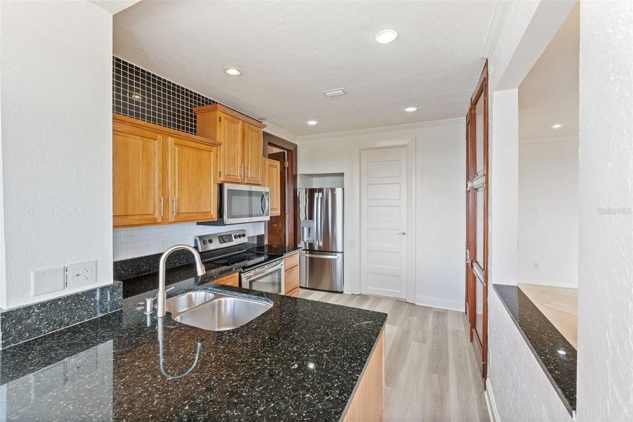 2109 Bayshore Blvd #1006 - Photo 7 of 25