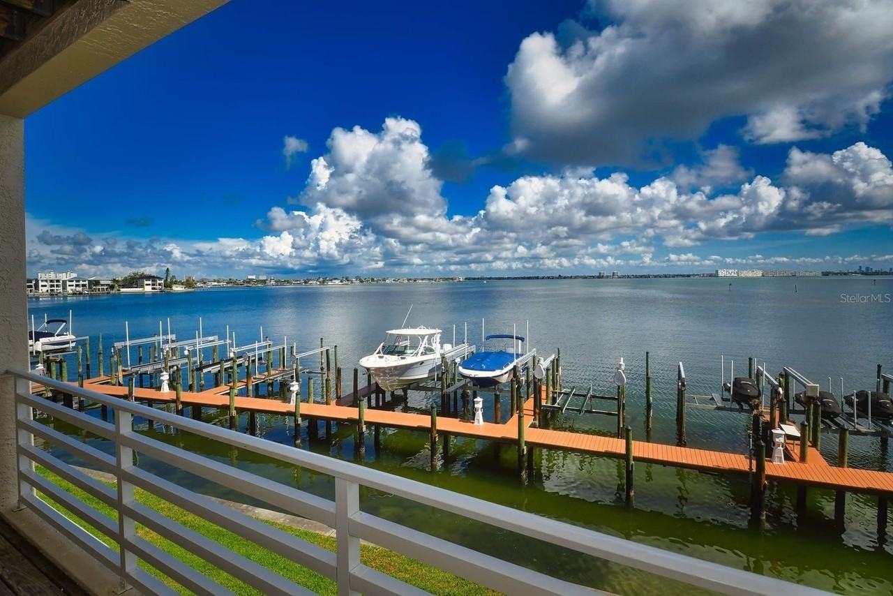 4667 Mirabella Ct - Photo 7 of 50