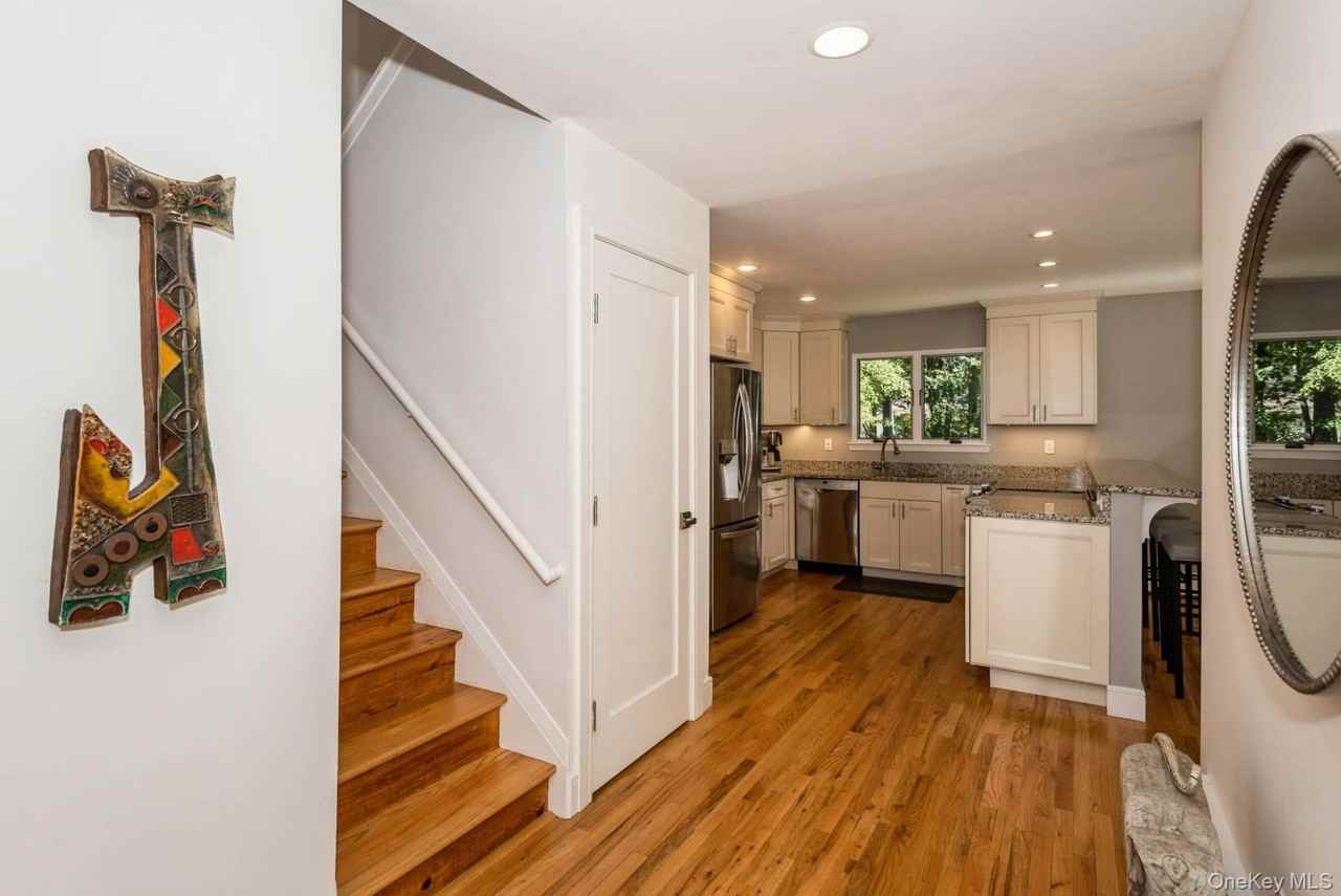 1 Deer Path - Photo 6 of 38