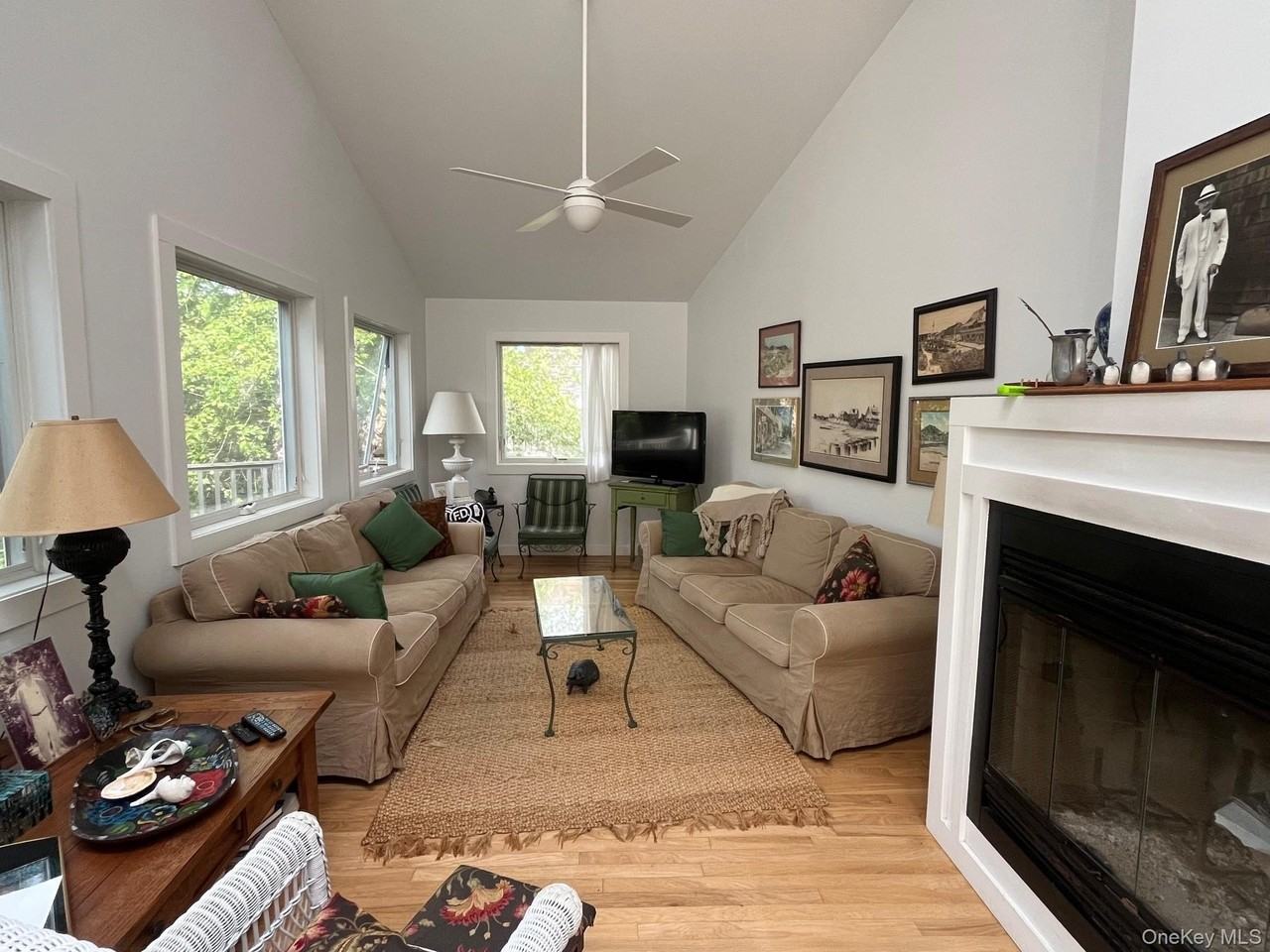 55 Ocean Rd - Photo 3 of 24