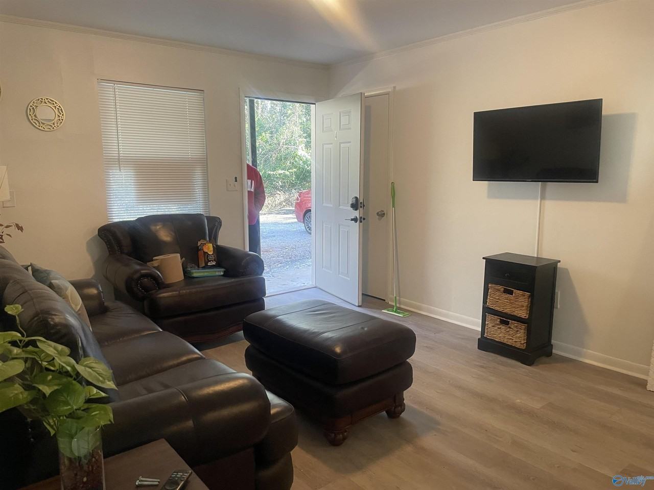 3905 3905 Barclay Drive #1 - Photo 7 of 9