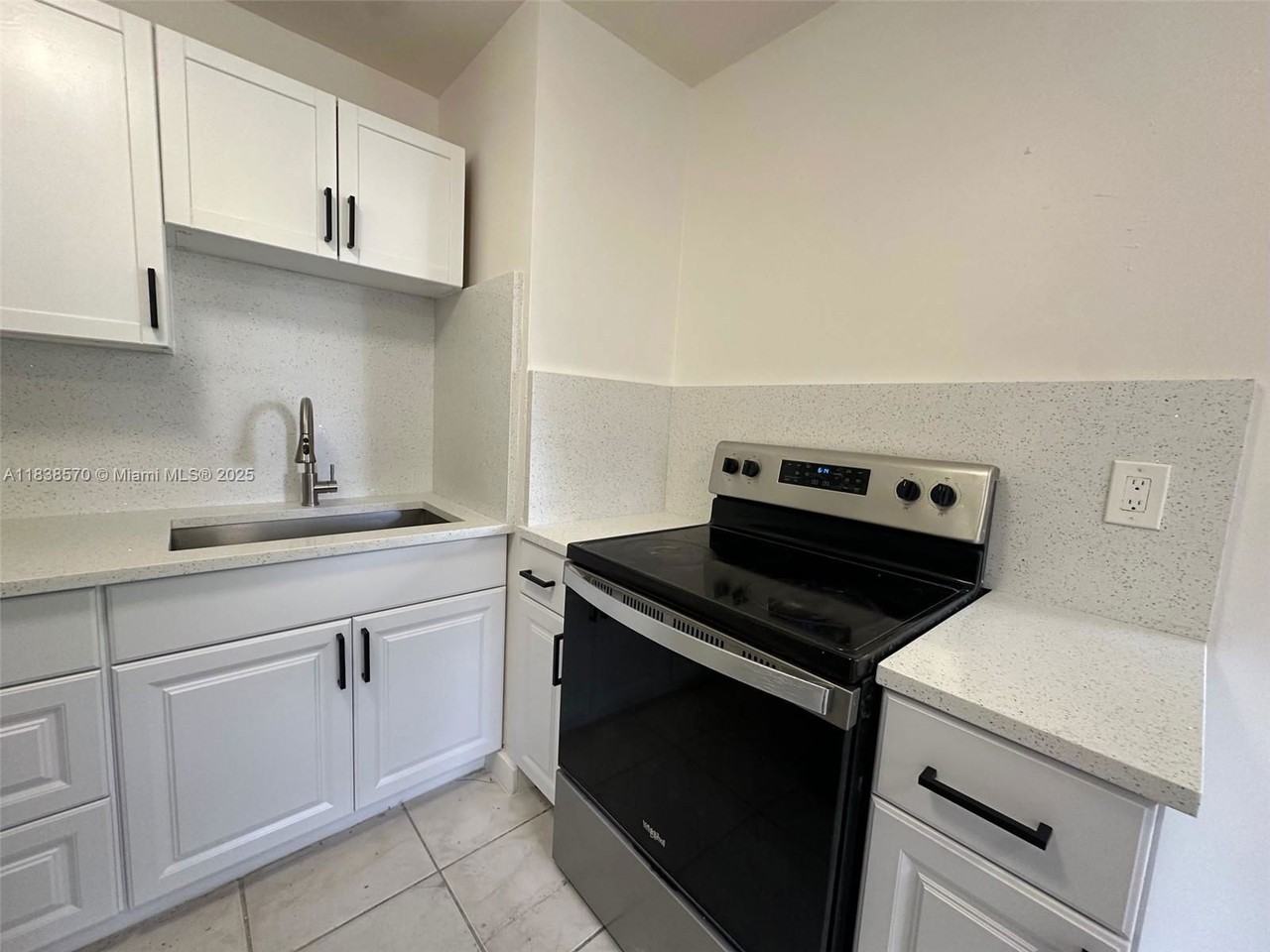 717 Northwest 5th Avenue #1A - Photo 2 of 8