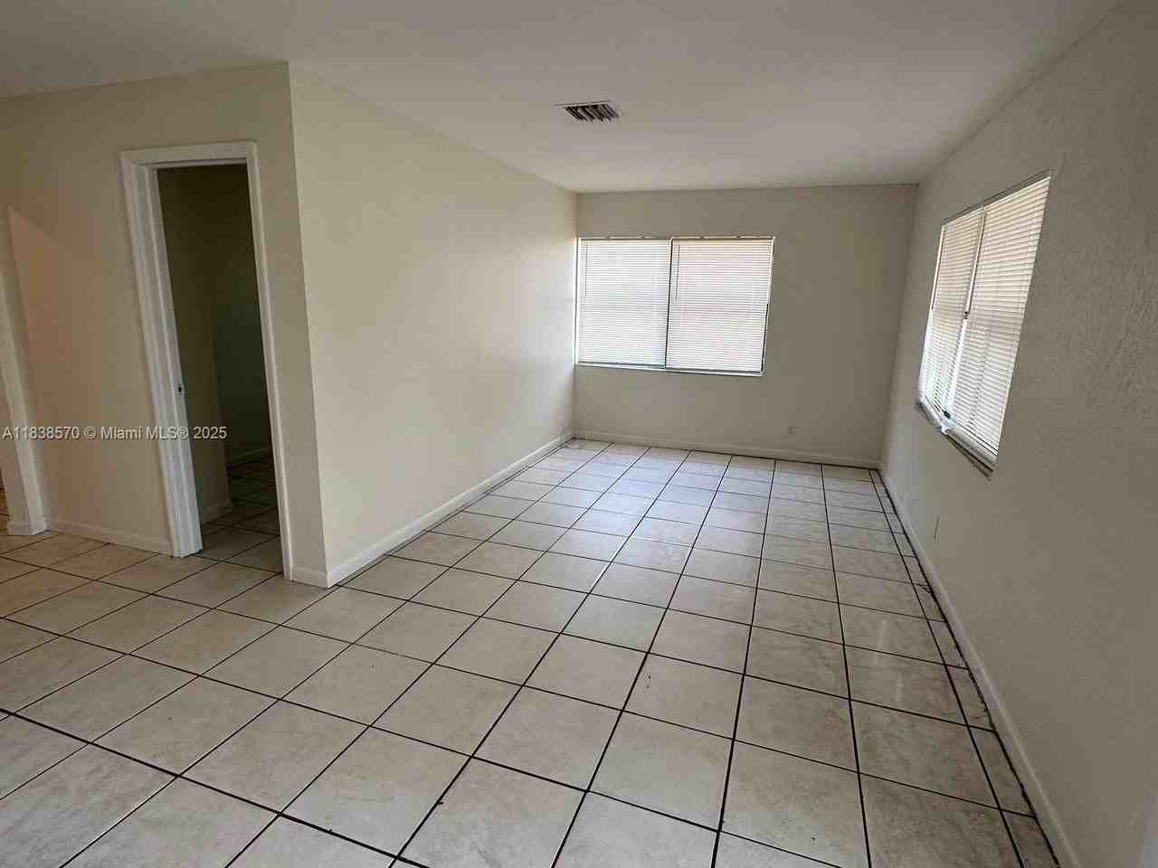 717 Northwest 5th Avenue #1A - Photo 4 of 8