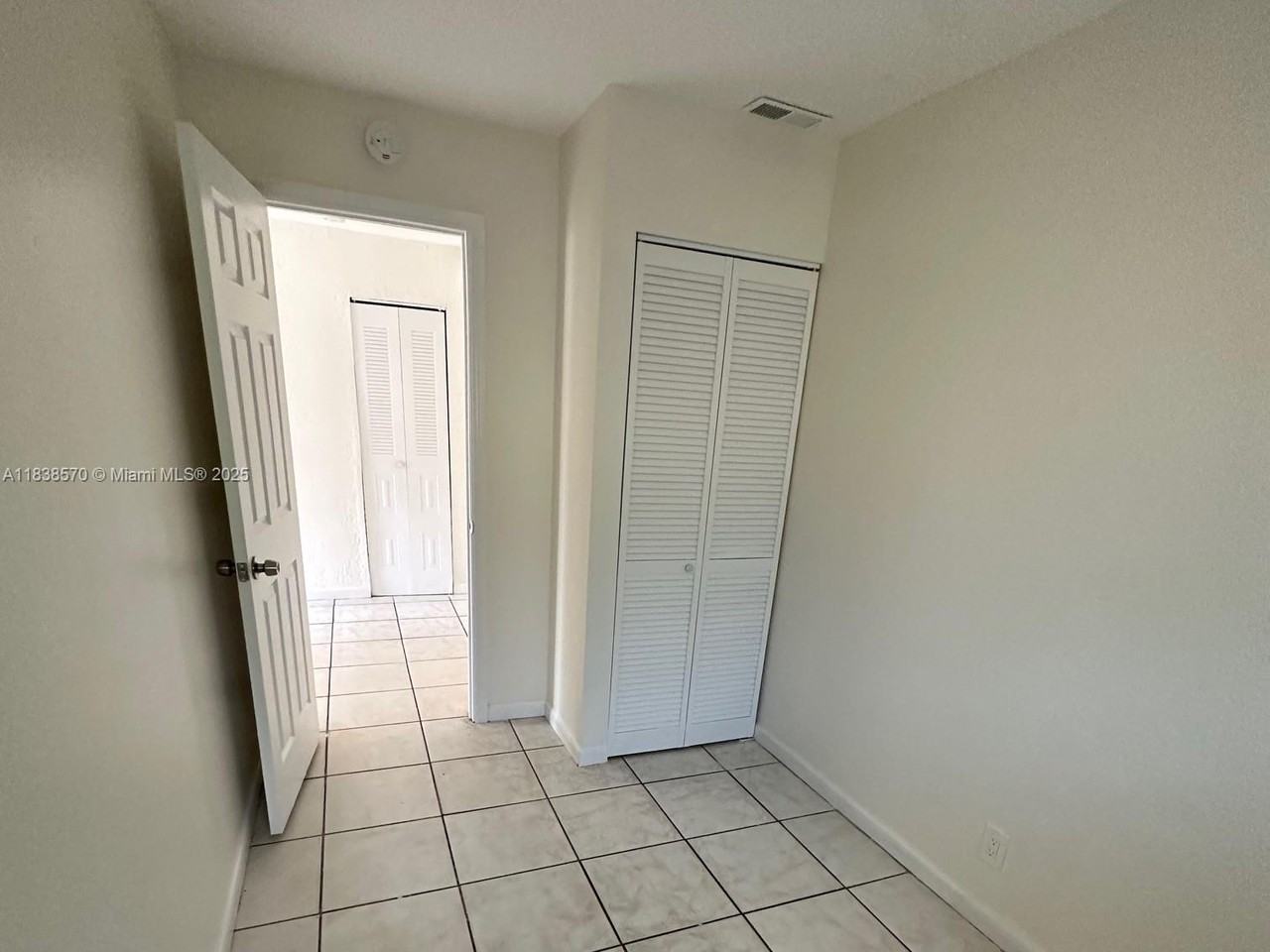 717 Northwest 5th Avenue #1A - Photo 7 of 8