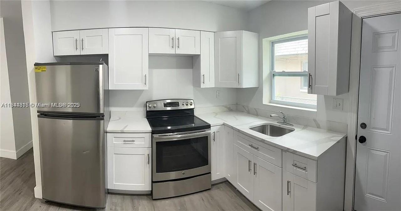 1539 Nw 8th Ave #1A - Photo 2 of 8