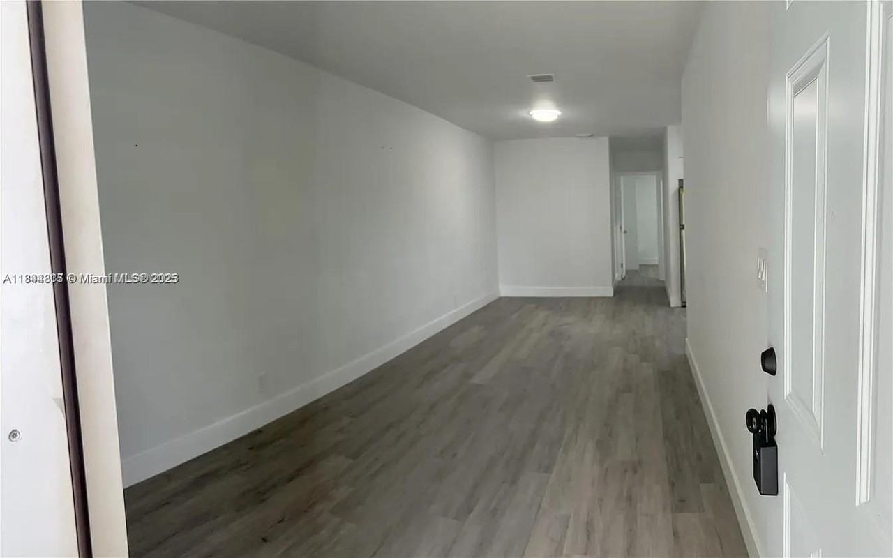 1539 Nw 8th Ave #1A - Photo 6 of 8