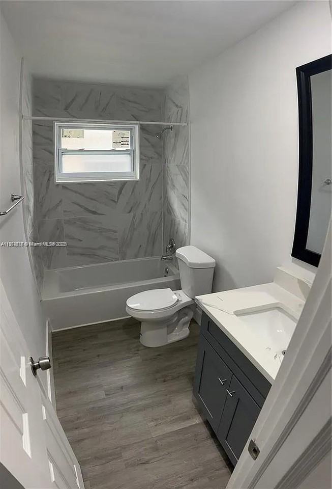 1539 Nw 8th Ave #1A - Photo 7 of 8