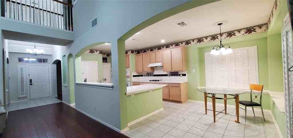 1003 Spring Tide Dr - Photo 3 of 24