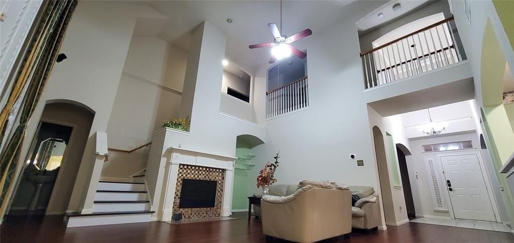 1003 Spring Tide Dr - Photo 4 of 24