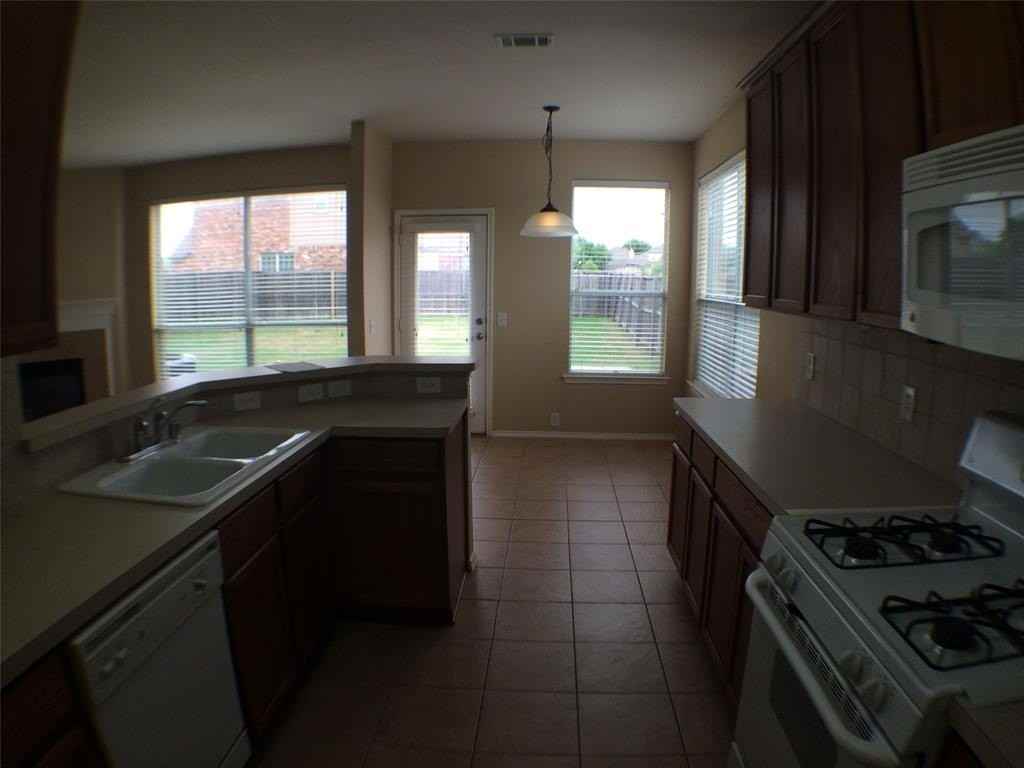 2509 Nueces Cv - Photo 4 of 19