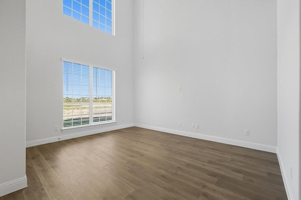 1556 Lake District Dr - Photo 6 of 40