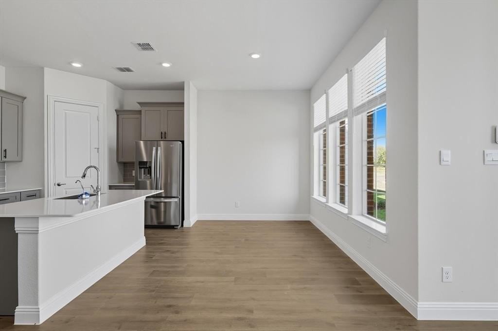 1556 Lake District Dr - Photo 7 of 40