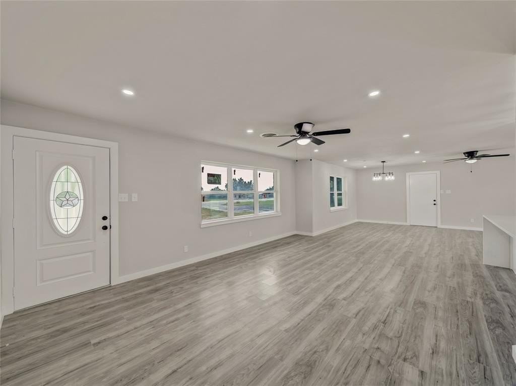 309 E Obuch St - Photo 4 of 22