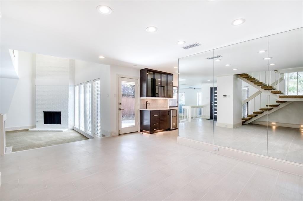 16339 Lauder Ln - Photo 7 of 32