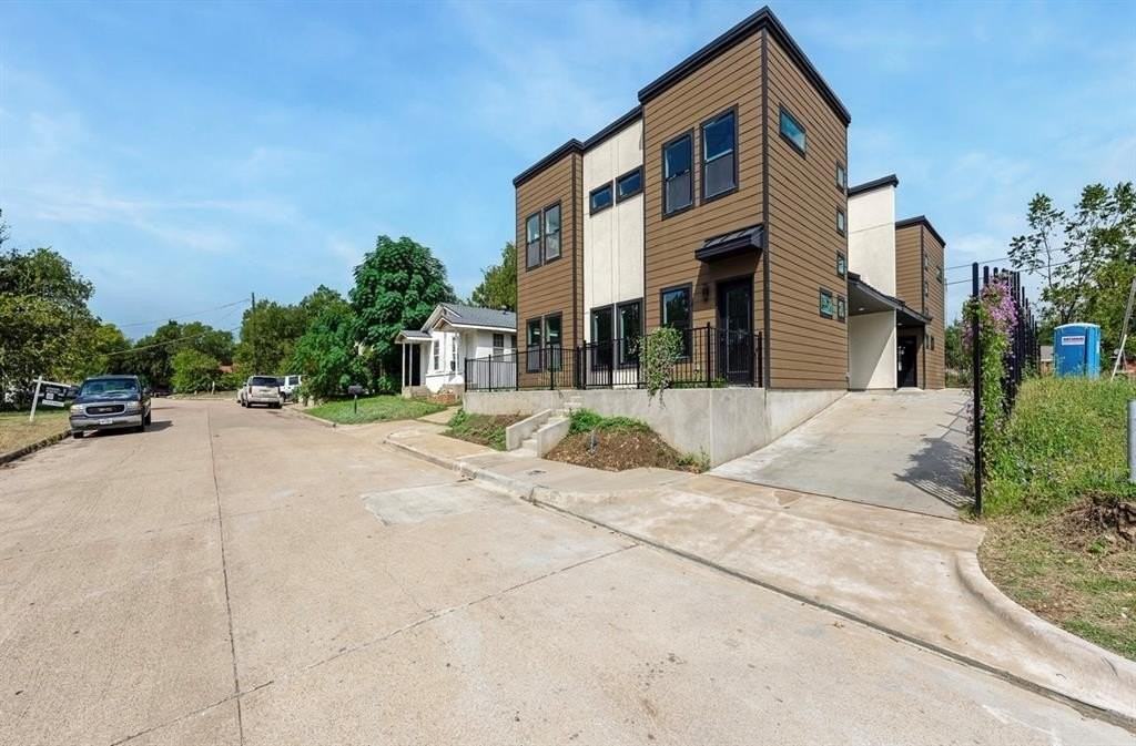 1113 East Oleander Street - Photo 2 of 39