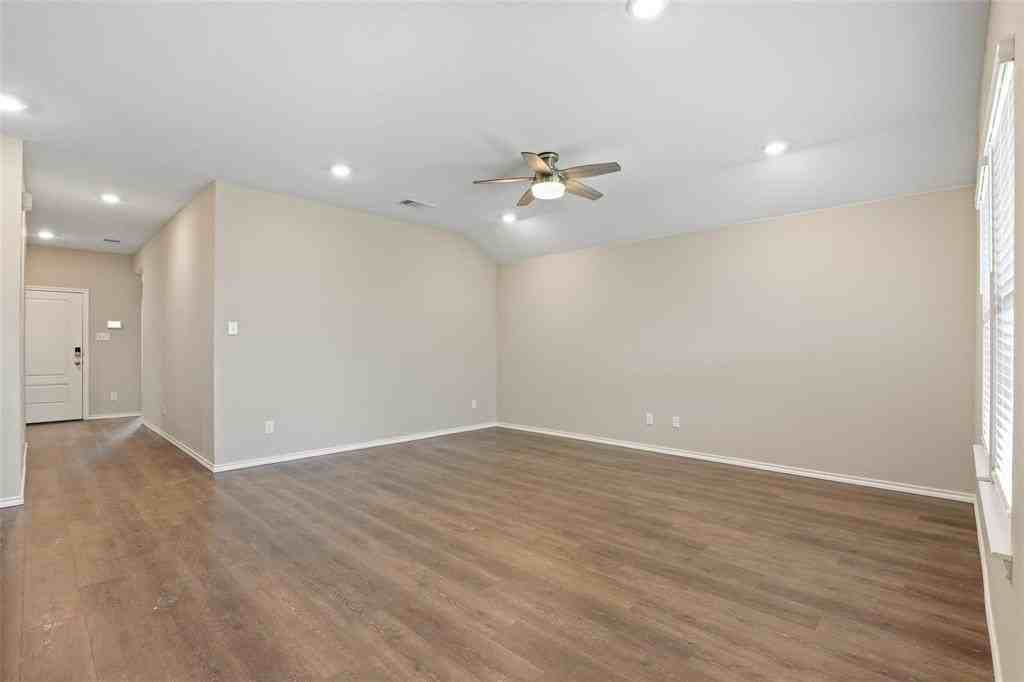 1312 Bushel Dr - Photo 7 of 19