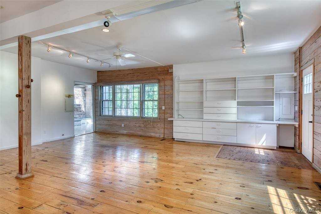 270 North St - Photo 4 of 20