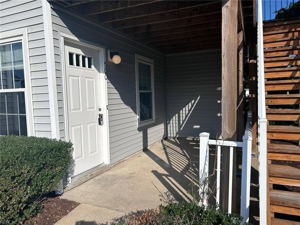 500 Wharf Ct - Photo 2 of 13