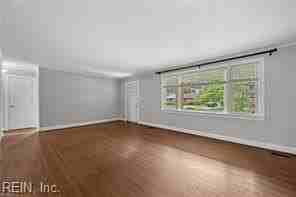 107 Lynn Dr - Photo 7 of 31