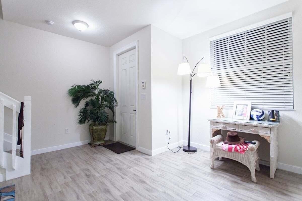 433 Amador Ln #3 - Photo 3 of 17