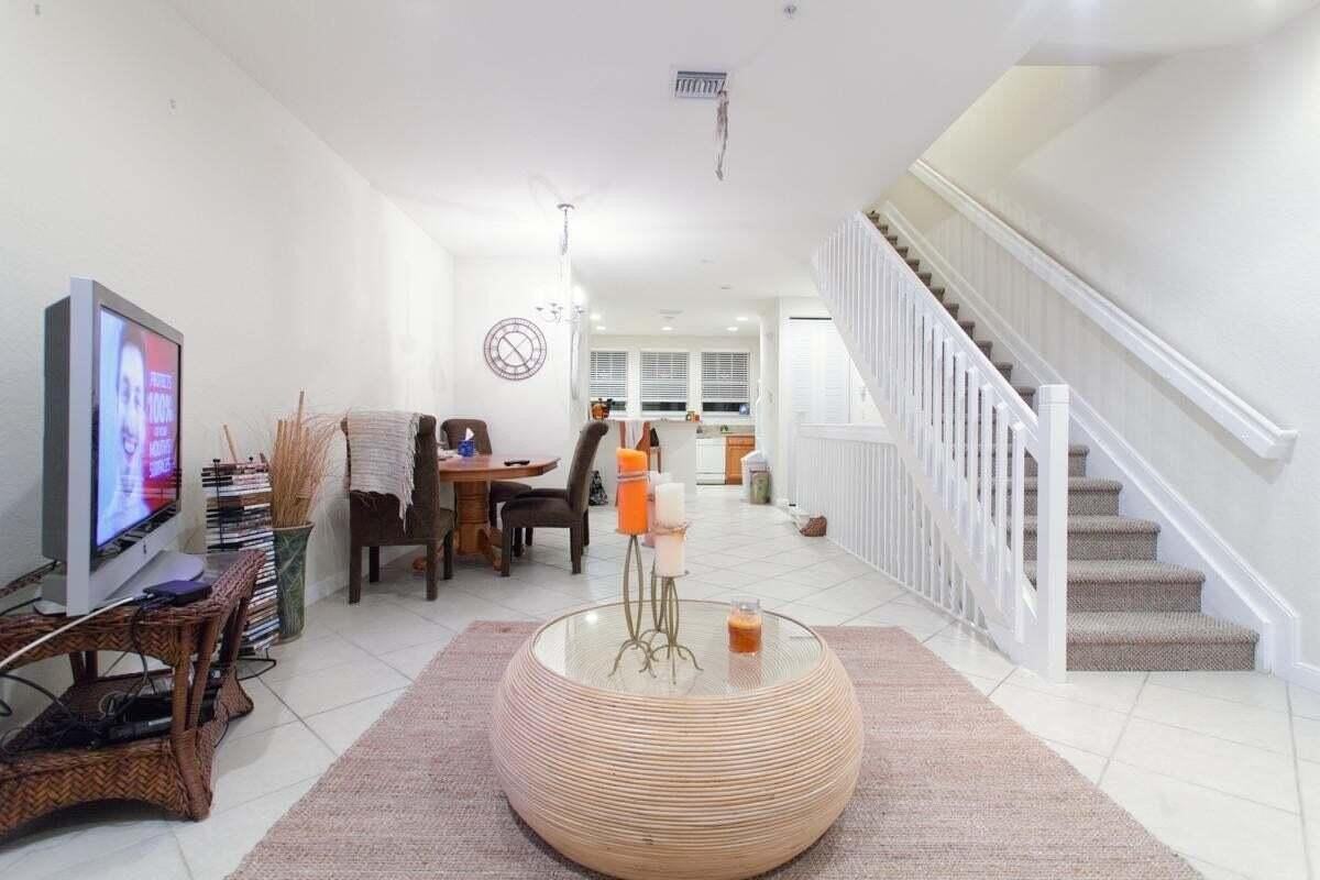 433 Amador Ln #3 - Photo 4 of 17