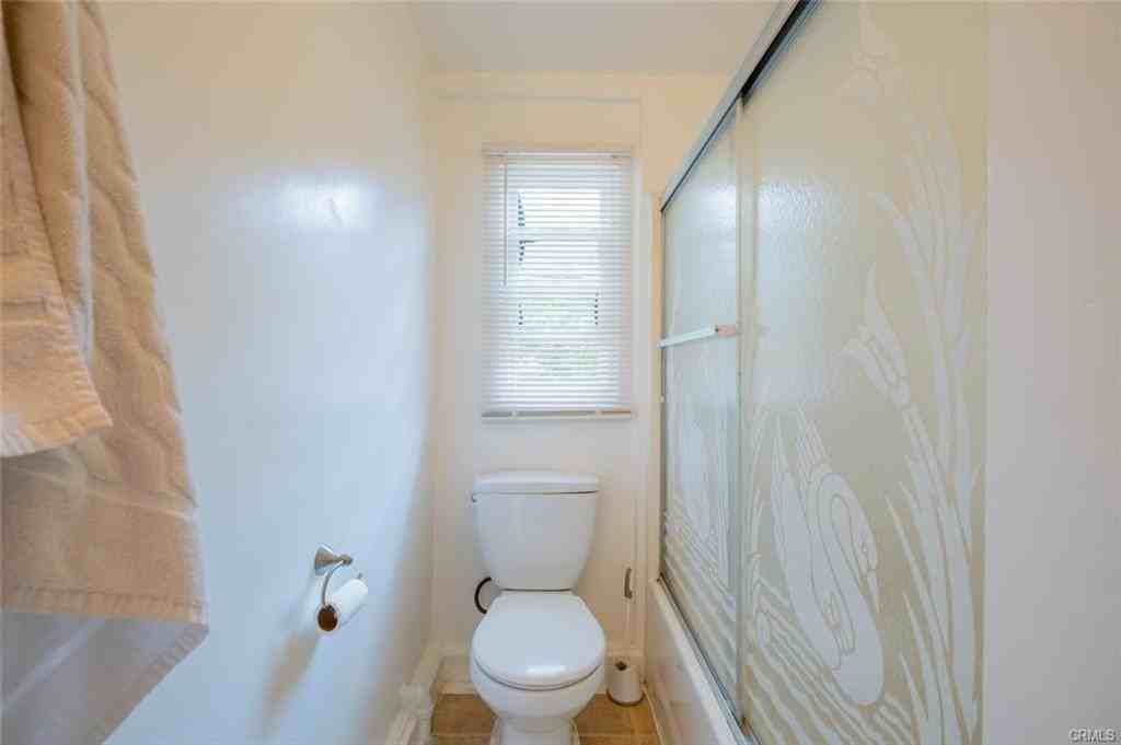 10404 Jardine Ave - Photo 3 of 8