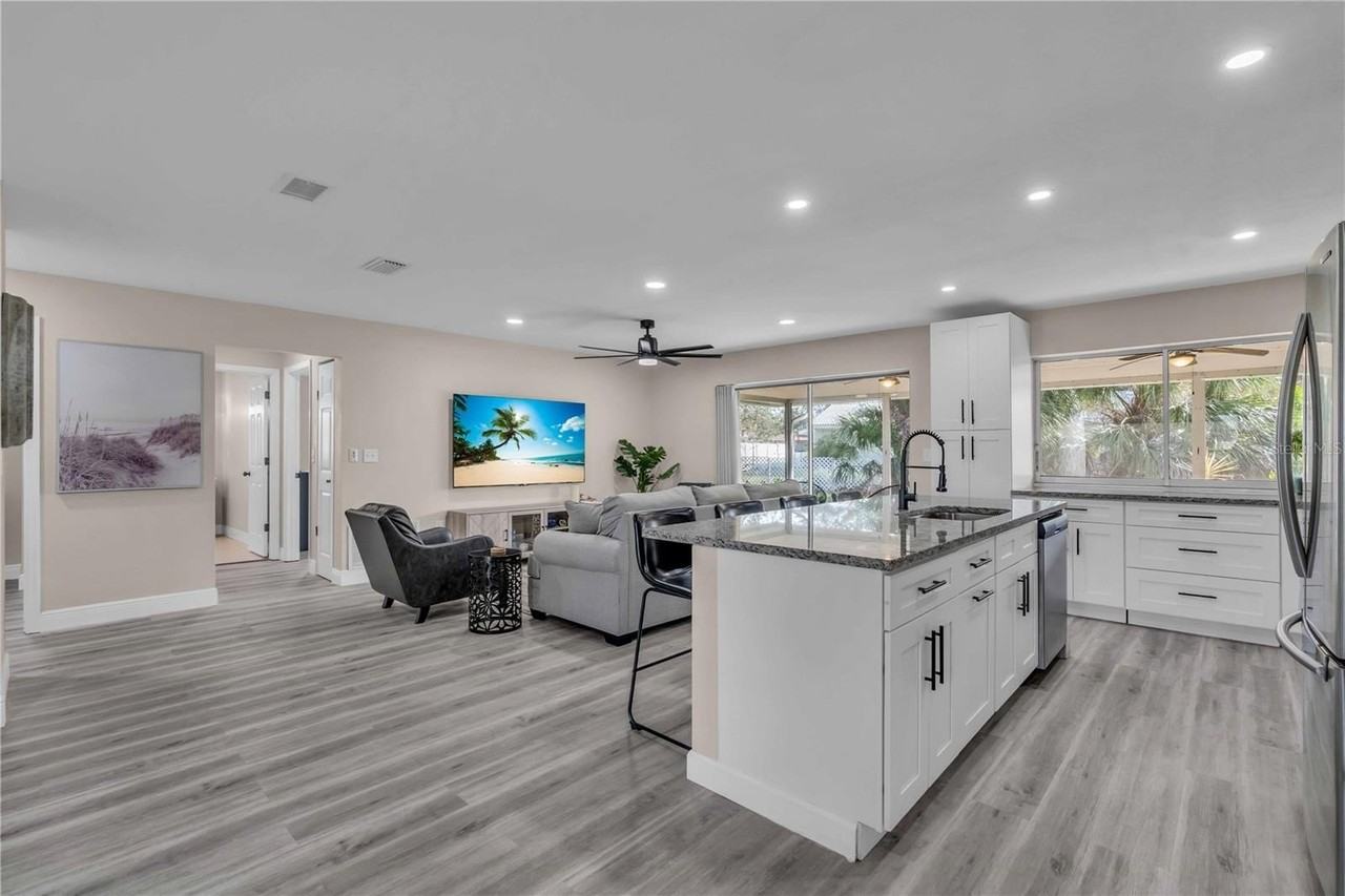 2544 Carlisle Pl - Photo 4 of 39