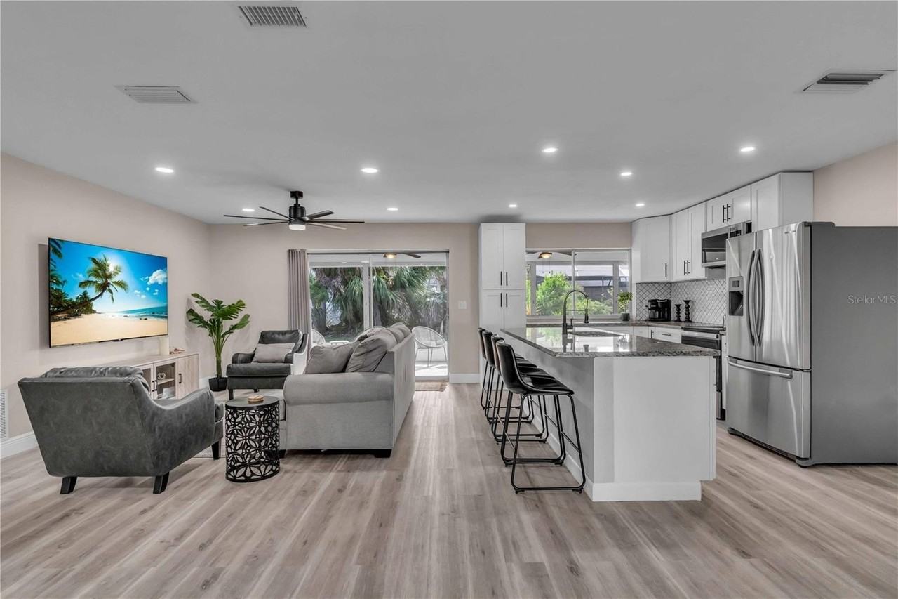 2544 Carlisle Pl - Photo 5 of 39