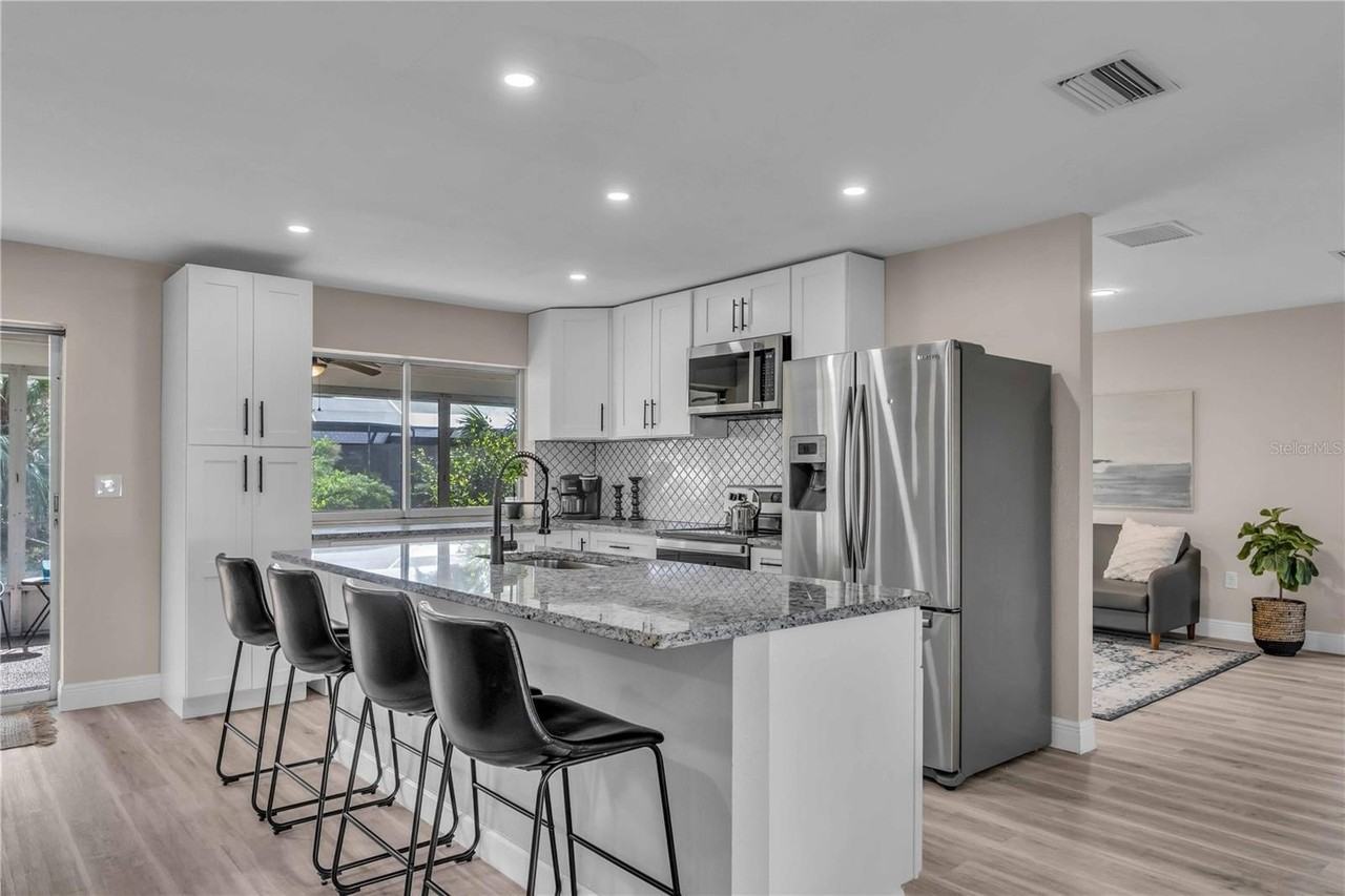 2544 Carlisle Pl - Photo 6 of 39