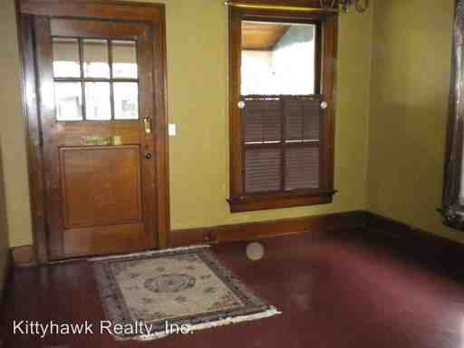 41 Cambridge Ave - Photo 3 of 30