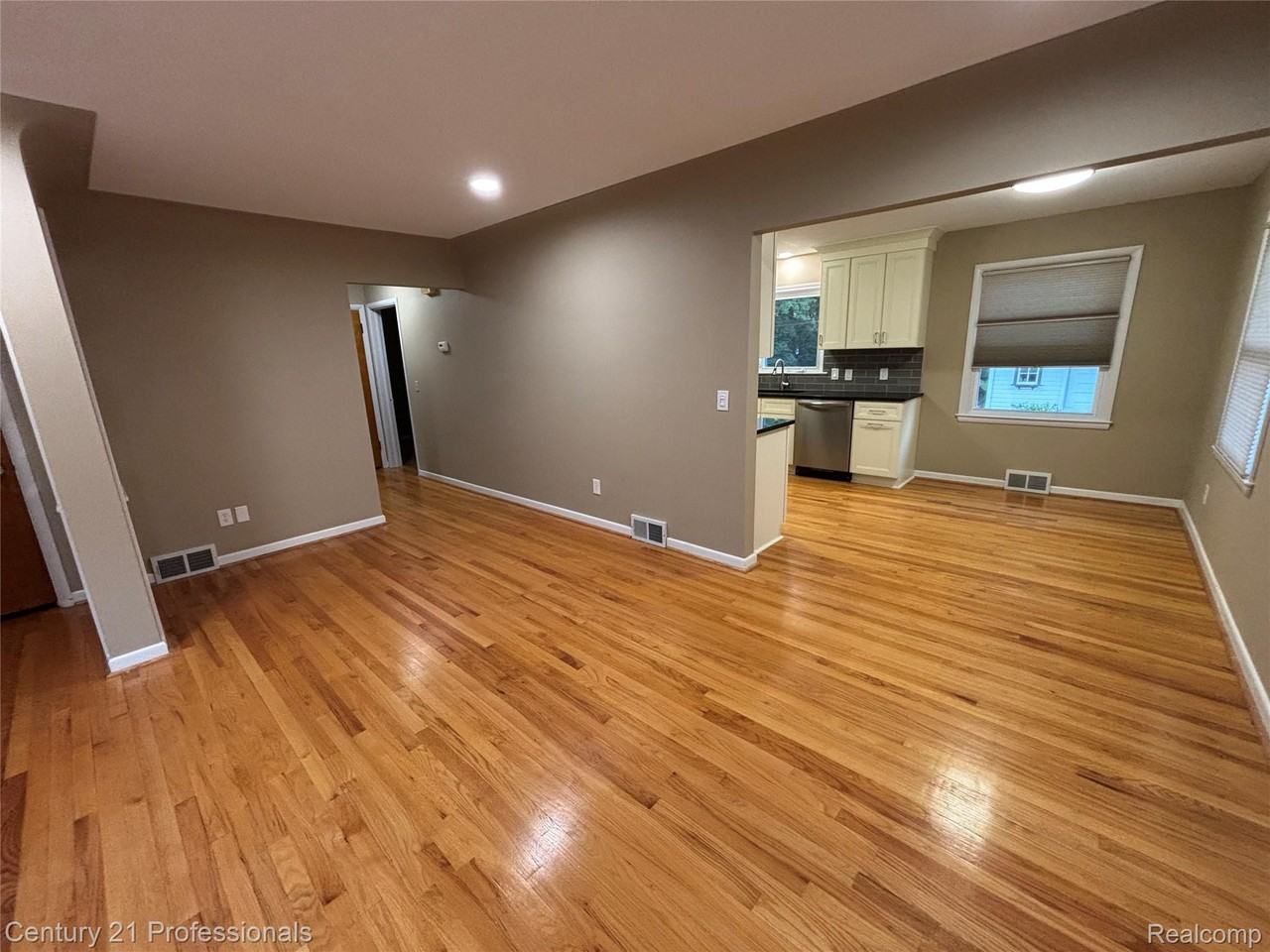 312 Northwood Ave - Photo 3 of 22