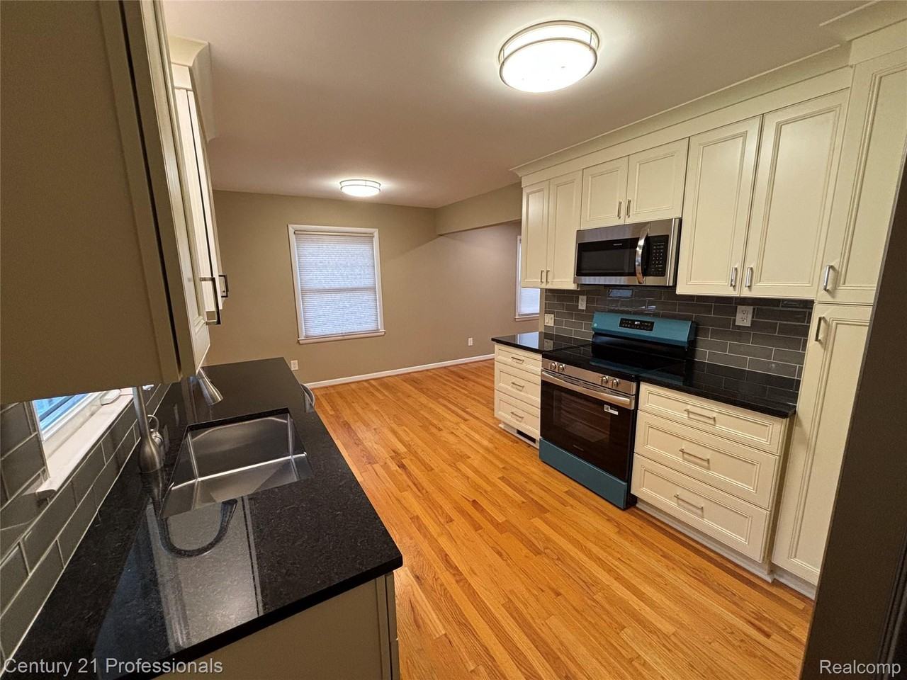 312 Northwood Ave - Photo 5 of 22