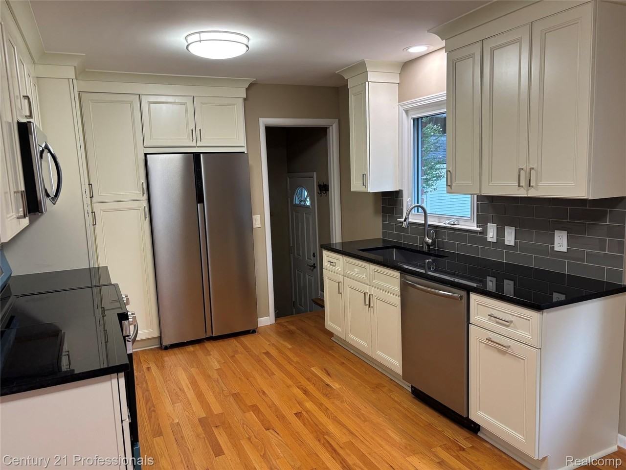 312 Northwood Ave - Photo 6 of 22