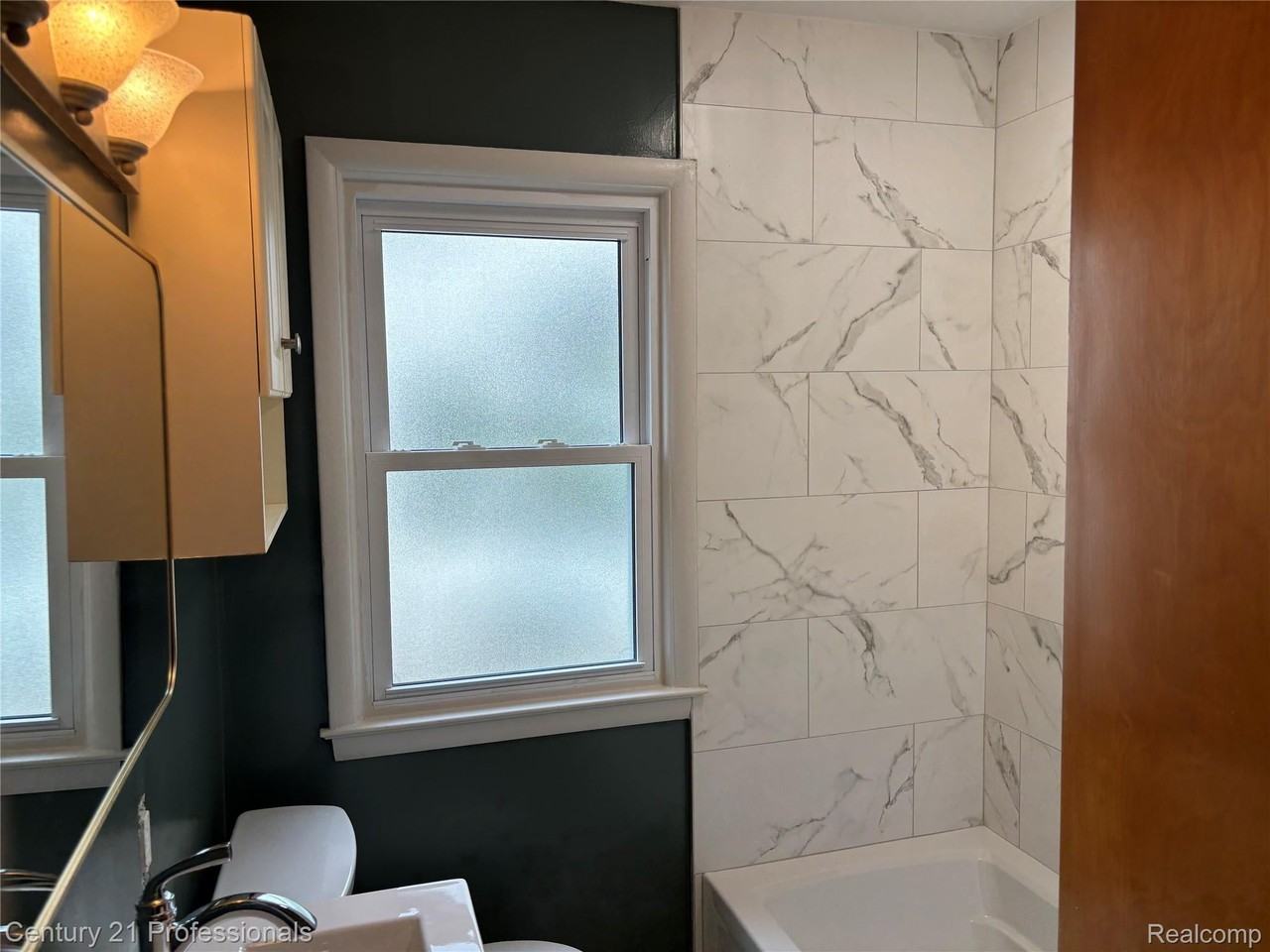 312 Northwood Ave - Photo 7 of 22