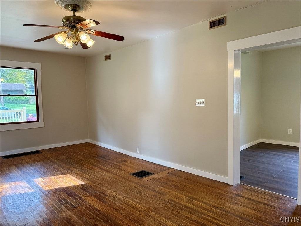 37 White St - Photo 7 of 38