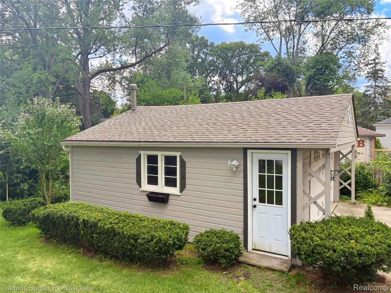 906 Putney St - Photo 6 of 41