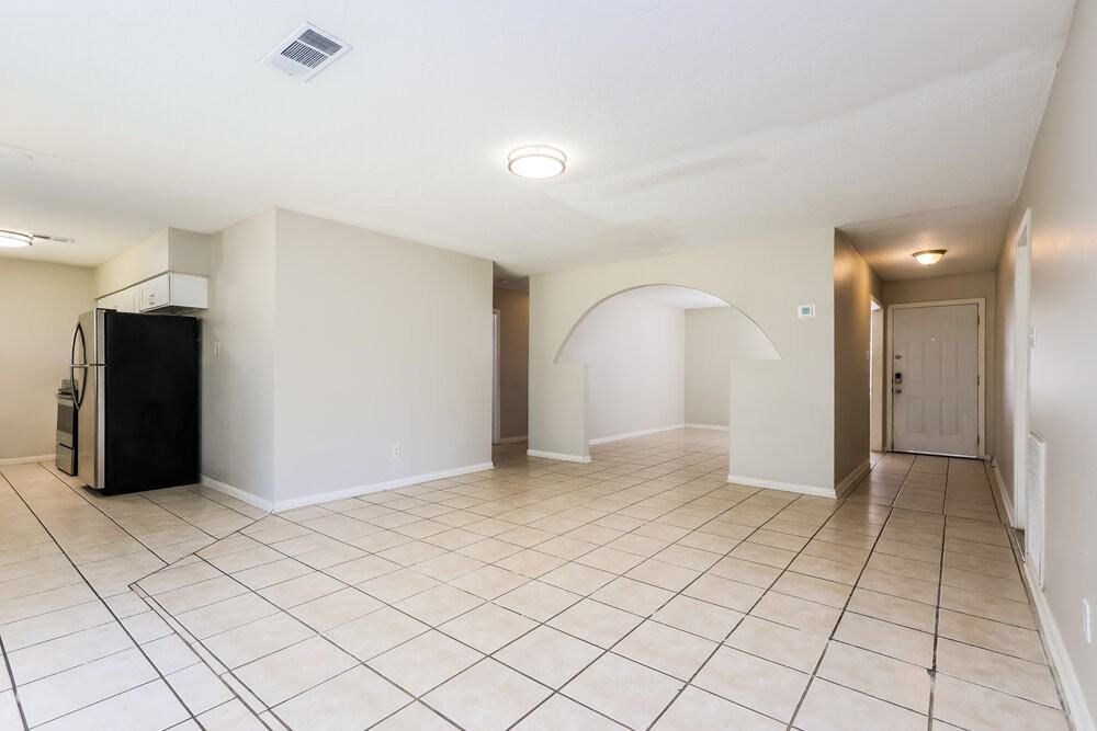 807 Sulphur Street - Photo 4 of 16