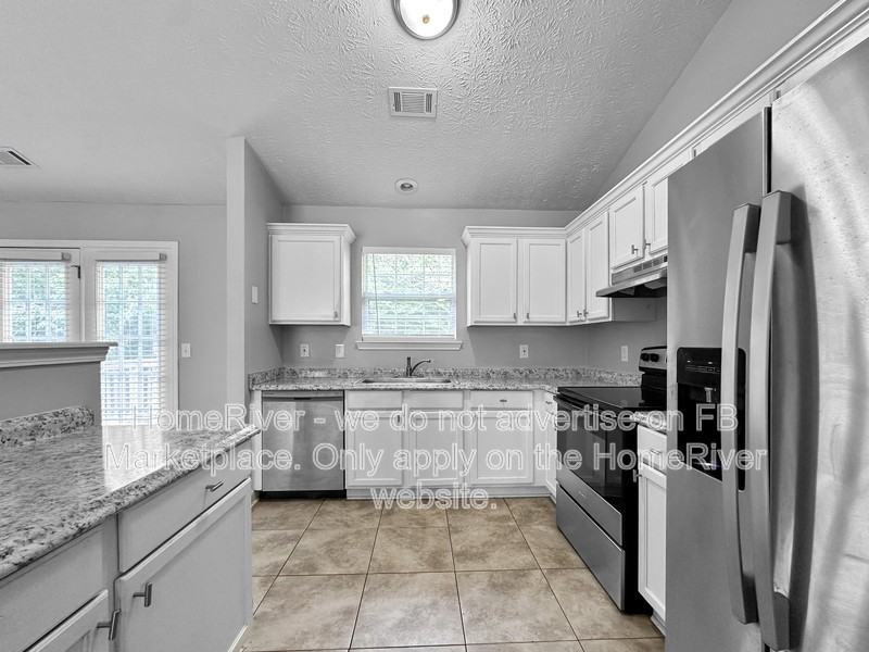 5087 Limerick Ln - Photo 3 of 24