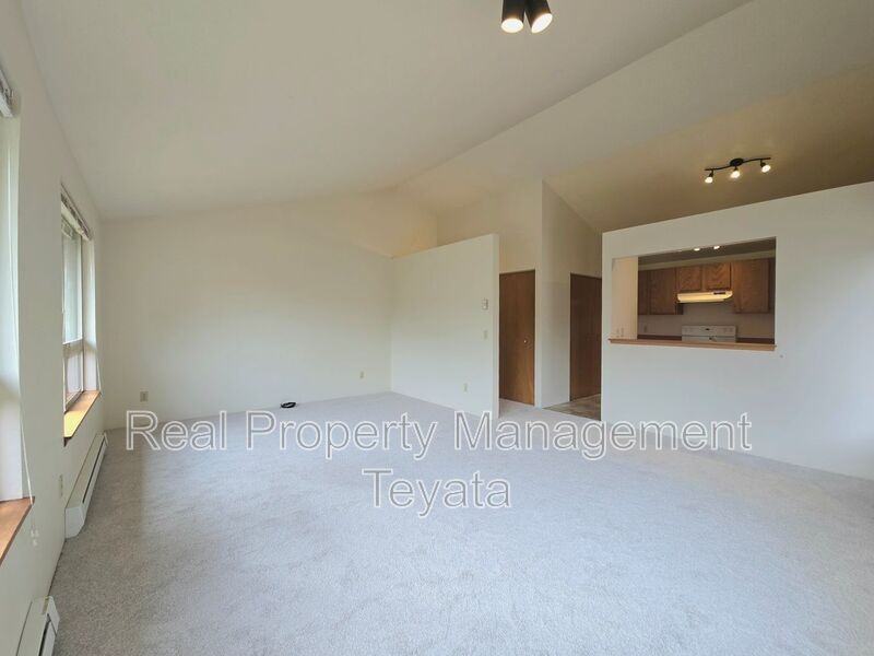 1121 21st St - Photo 2 of 20