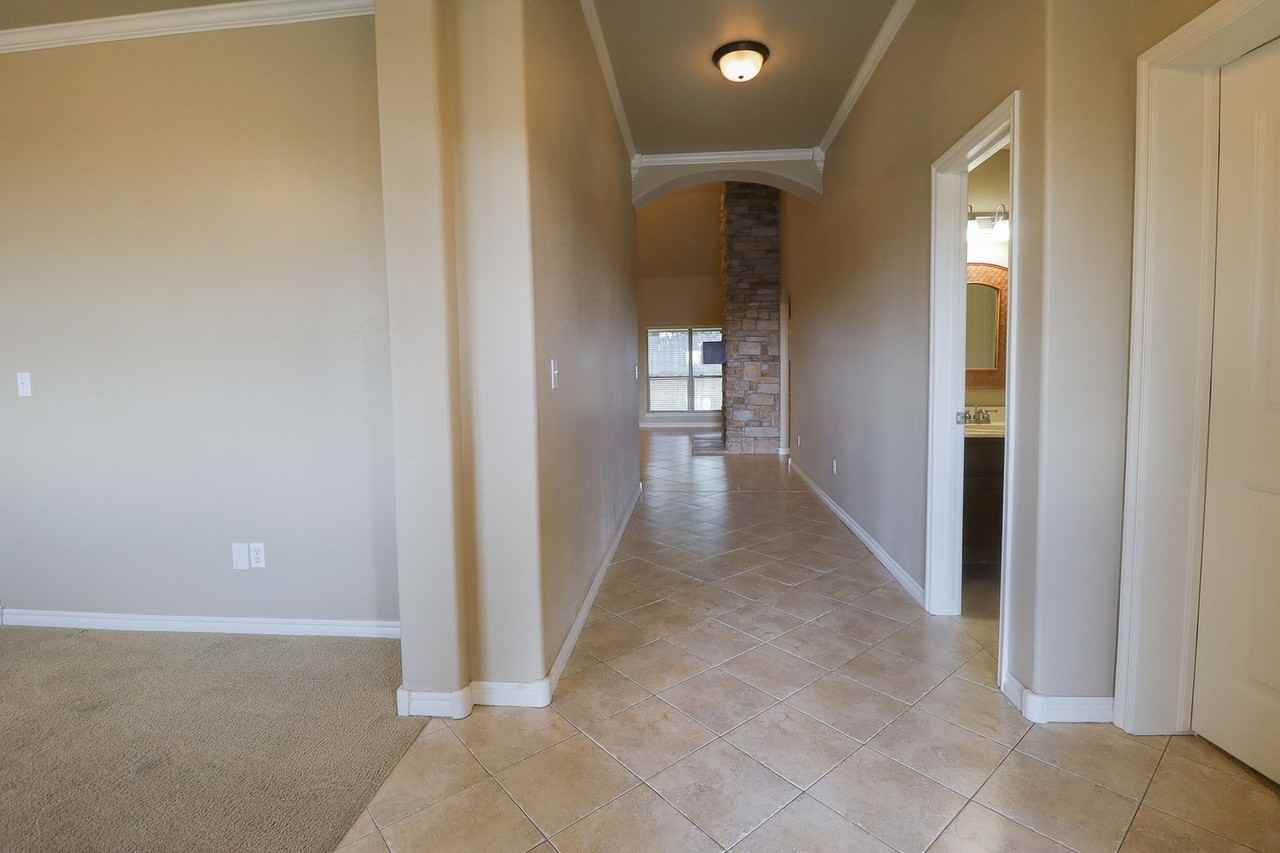 25178 Stonebridge Pkwy - Photo 3 of 47