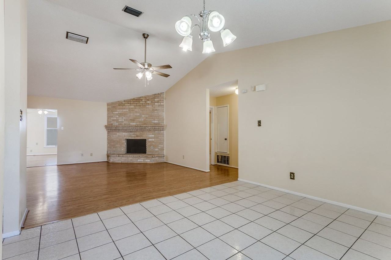 9018 Woburn St - Photo 6 of 25